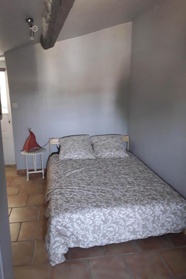 Studio Entre Cevennes Et Camargue Montfrin Экстерьер фото